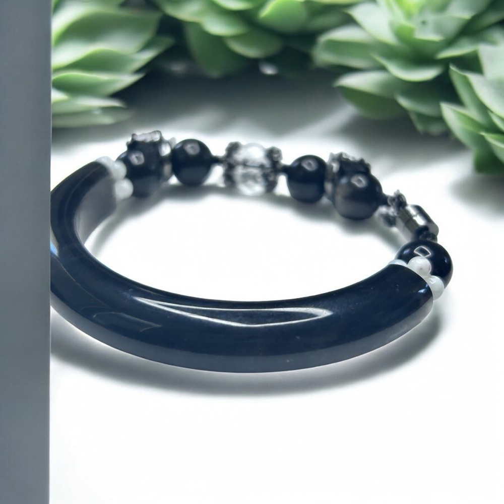 Shadow Wing – Silver Obsidian Bangle with Magnetic Clasp